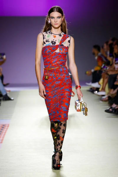 Look 15